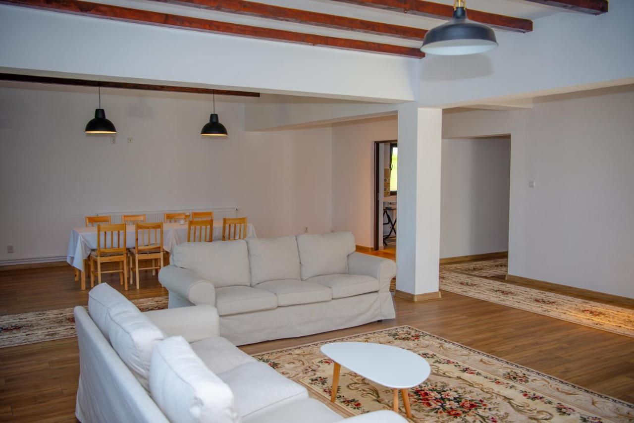 Family House Pristol Apartment ภายนอก รูปภาพ