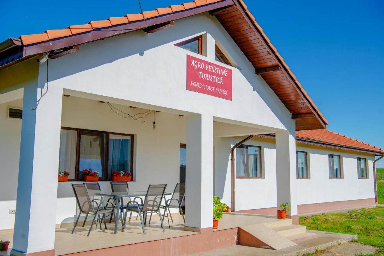 Family House Pristol Apartment ภายนอก รูปภาพ