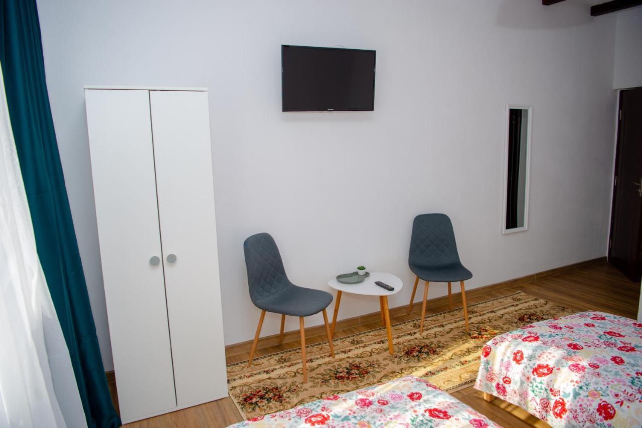 Family House Pristol Apartment ภายนอก รูปภาพ