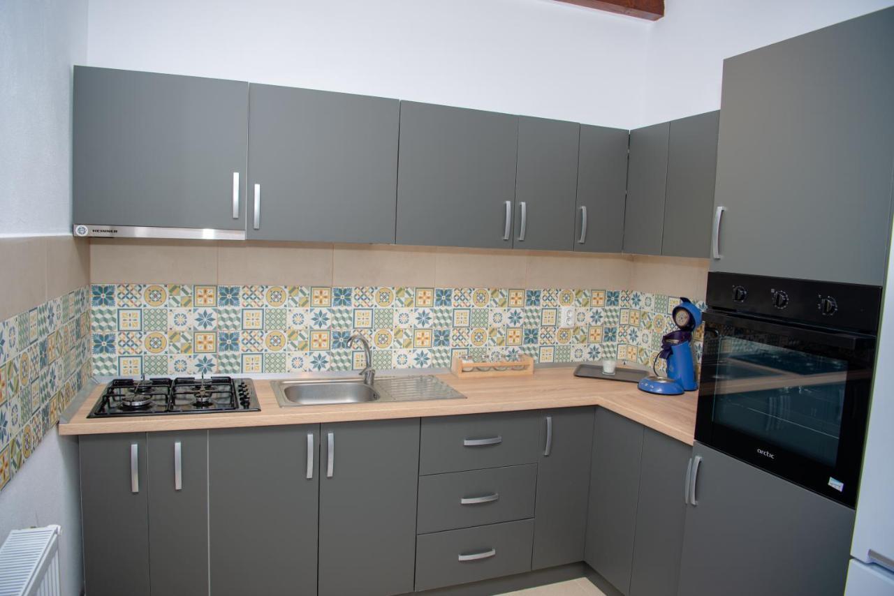 Family House Pristol Apartment ภายนอก รูปภาพ