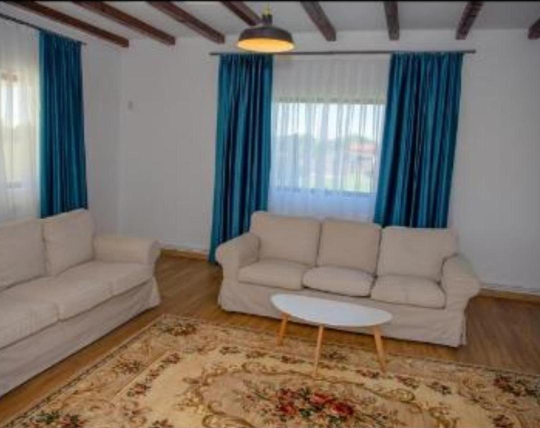 Family House Pristol Apartment ภายนอก รูปภาพ