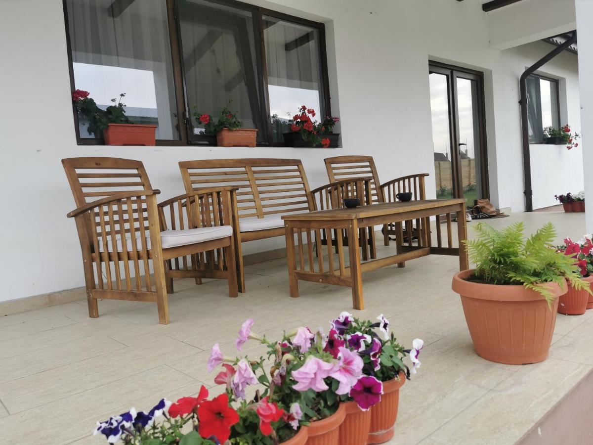 Family House Pristol Apartment ภายนอก รูปภาพ
