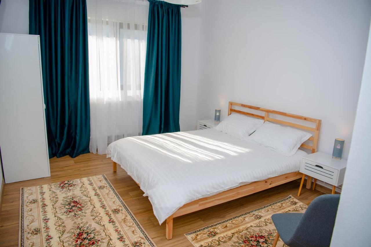 Family House Pristol Apartment ภายนอก รูปภาพ