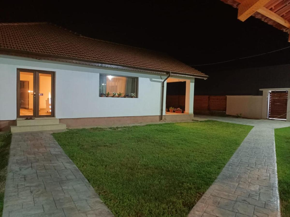 Family House Pristol Apartment ภายนอก รูปภาพ