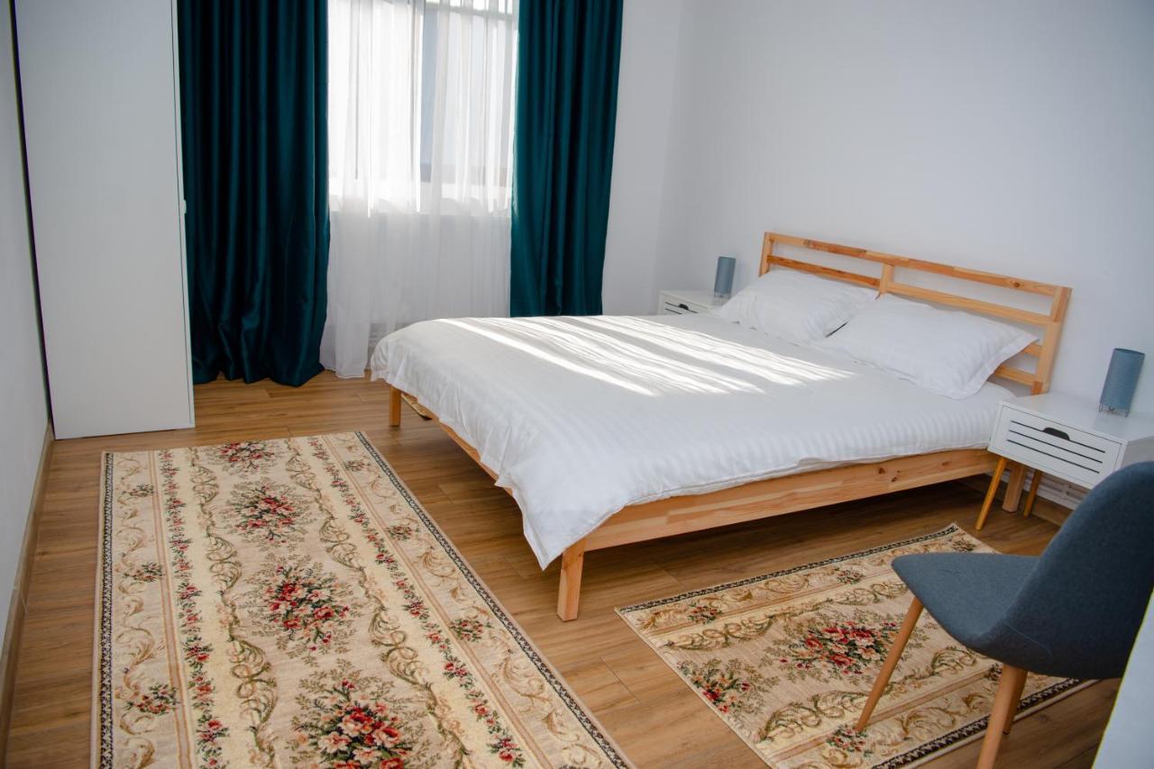 Family House Pristol Apartment ภายนอก รูปภาพ