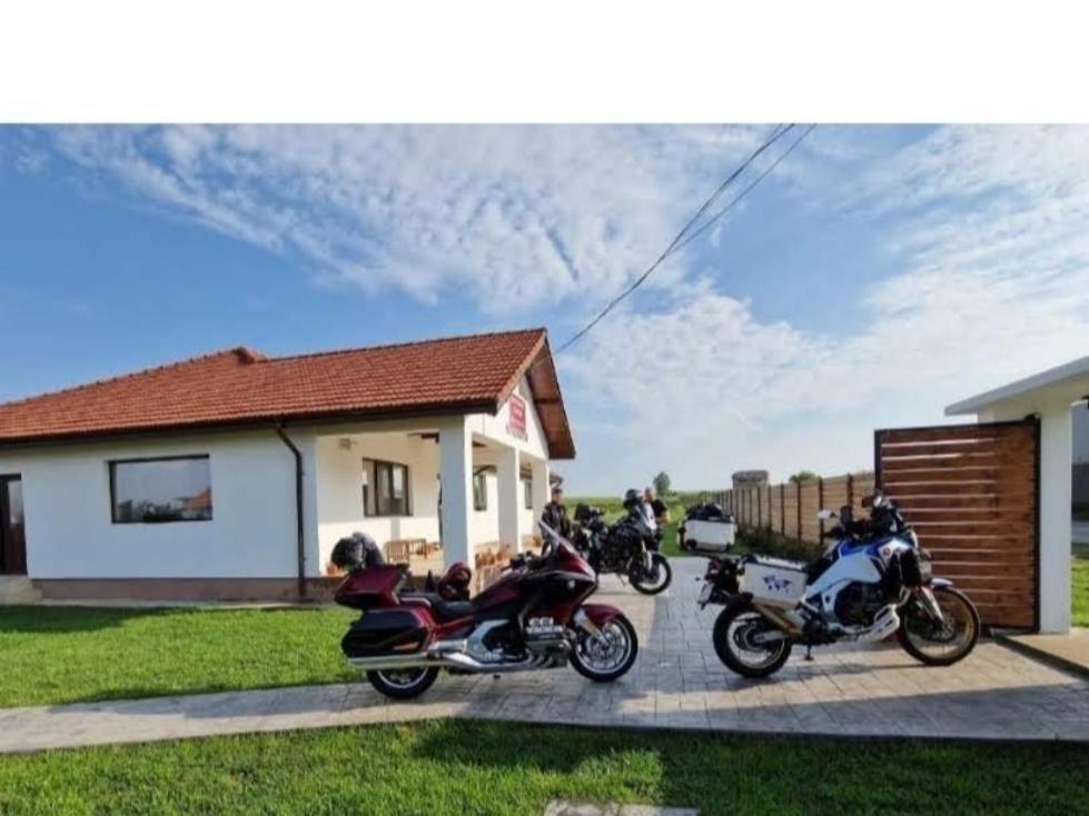 Family House Pristol Apartment ภายนอก รูปภาพ